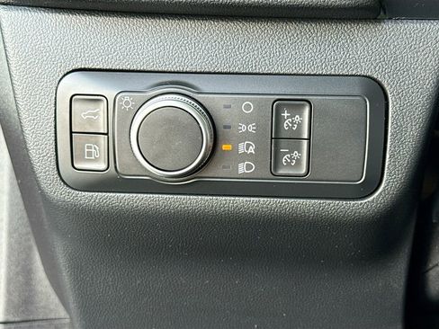 Certified 2022 Ford Escape SE w/ SE Sport Appearance Package FWD image 11