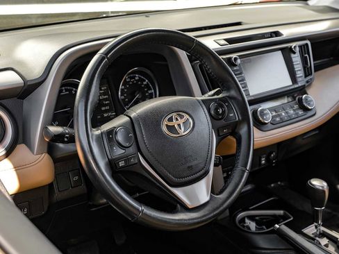 Used 2018 Toyota RAV4 Limited image 16