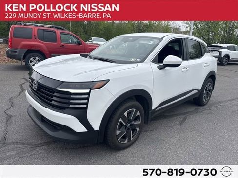 Certified 2025 Nissan Kicks SV AWD/4WD image 1