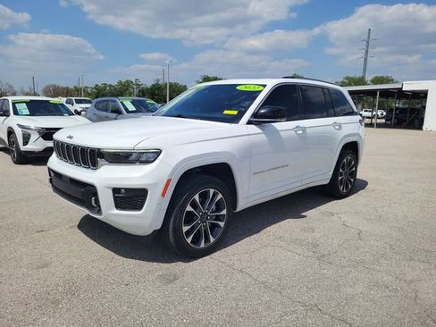 Used 2022 Jeep Grand Cherokee Overland w/ Luxury Tech Group IV image 2