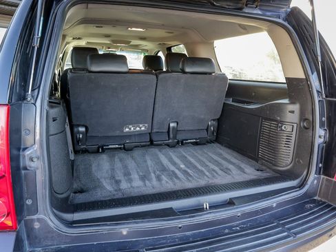 Used 2011 GMC Yukon XL SLT image 10