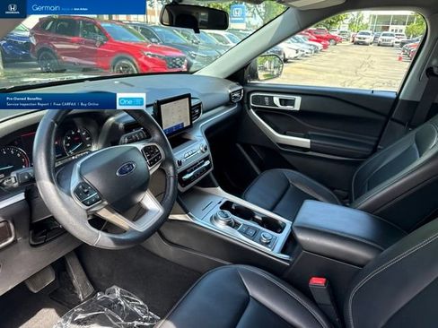 Used 2023 Ford Explorer XLT w/ Equipment Group 202A AWD/4WD image 44
