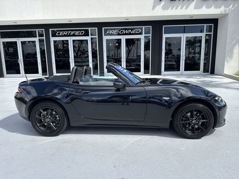 Used 2020 MAZDA MX-5 Miata Sport RWD image 5