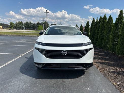Used 2025 Nissan Murano Platinum w/ Cargo Package AWD/4WD image 3