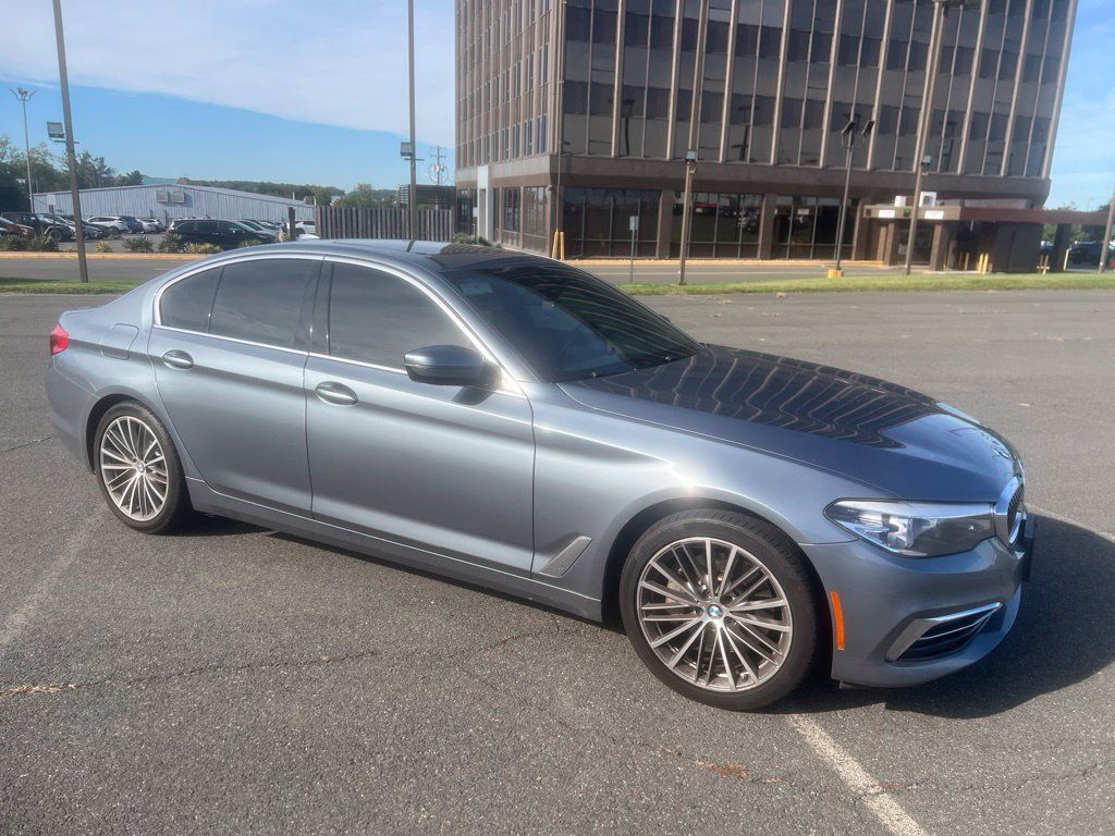 Used 2019 BMW 530i xDrive w/ Luxury Package AWD/4WD image 4