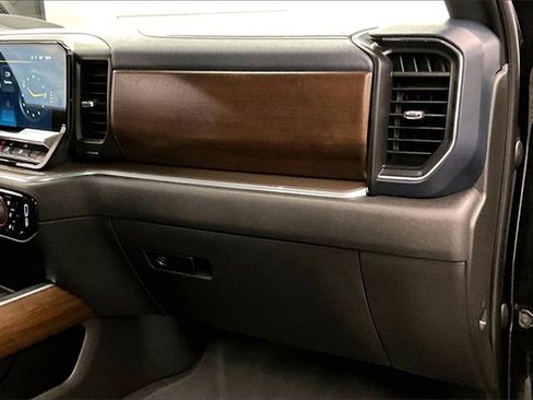 Used 2022 Chevrolet Silverado 1500 High Country w/ High Country Premium Package image 16