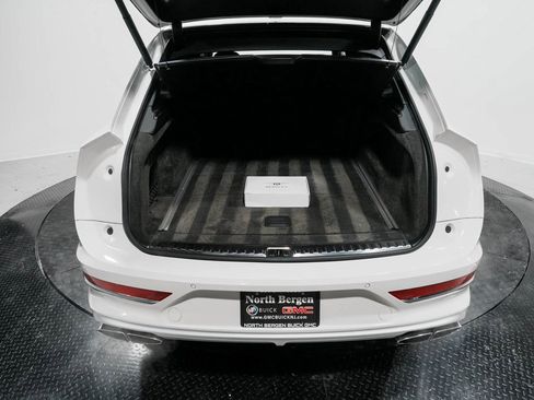 Used 2023 Bentley Bentayga Extended Wheelbase image 44