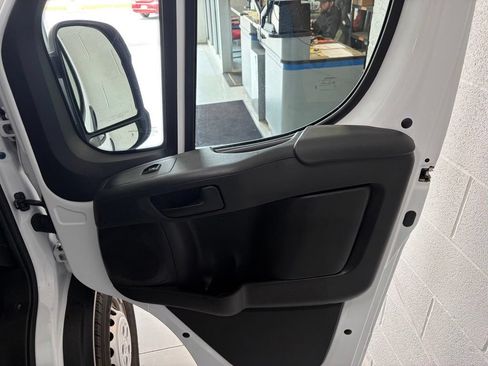 Used 2025 RAM ProMaster 2500 w/ U-Haul Equipment Group FWD image 18