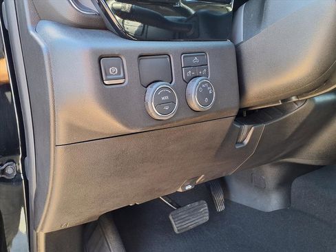 Used 2025 Chevrolet Silverado 1500 LT image 11