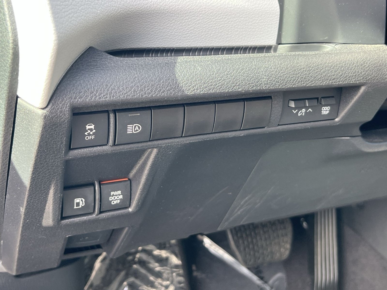 Used 2025 Toyota Sienna LE FWD image 29