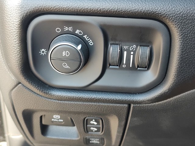 Used 2025 RAM 1500 Laramie w/ Laramie Southwest Edition AWD/4WD image 23