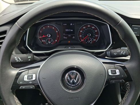 Used 2021 Volkswagen Jetta SE FWD image 18