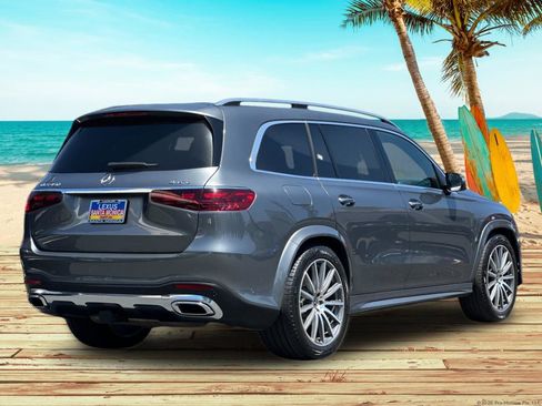 Used 2025 Mercedes-Benz GLS 450 4MATIC image 6