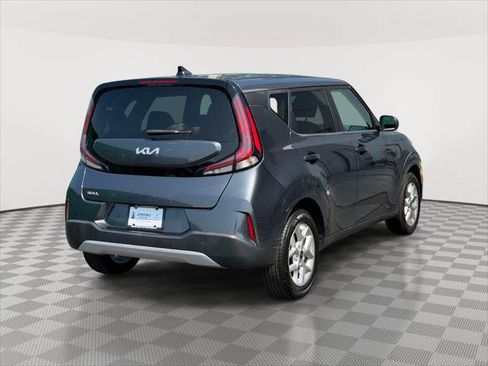 Used 2023 Kia Soul LX w/ LX Technology Package FWD image 7