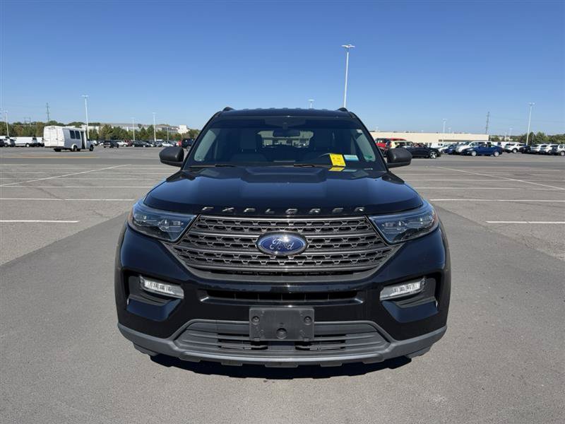 Used 2021 Ford Explorer XLT w/ Equipment Group 202A AWD/4WD image 3