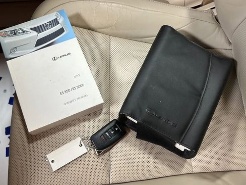 Used 2013 Lexus ES 350 w/ Luxury Pkg image 28