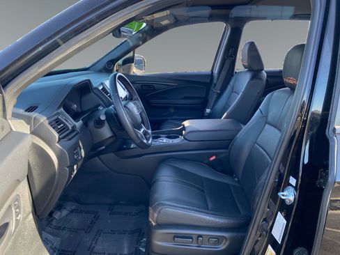 Used 2025 Honda Passport TrailSport image 9