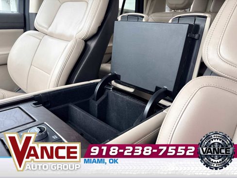 Used 2024 Lincoln Navigator Premiere AWD/4WD image 37