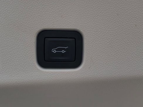 Certified 2025 GMC Acadia Denali FWD image 13