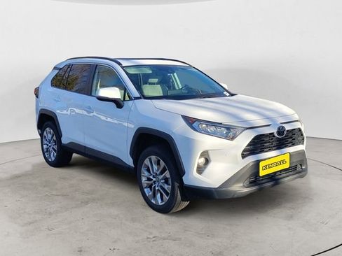 Used 2019 Toyota RAV4 XLE Premium image 7