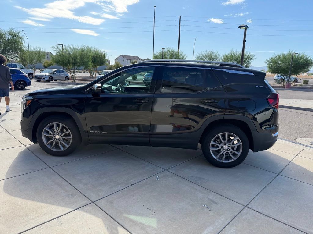 Used 2024 GMC Terrain SLT FWD image 10