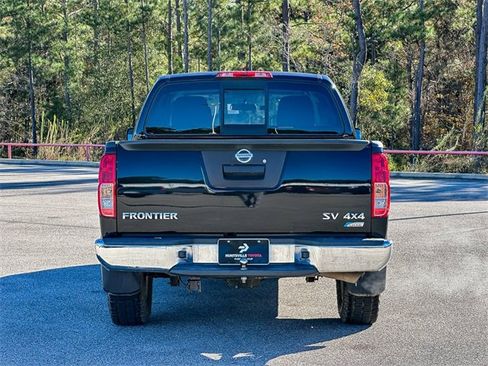 Used 2019 Nissan Frontier SV image 7