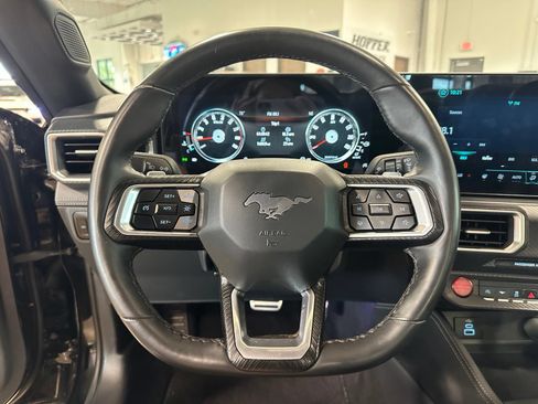 Used 2025 Ford Mustang GT Premium w/ GT Performance Package RWD image 18