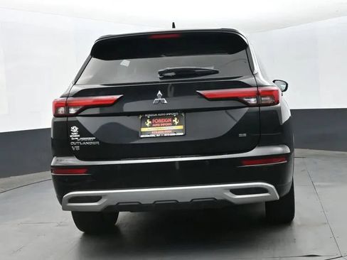 Used 2023 Mitsubishi Outlander SE FWD image 8