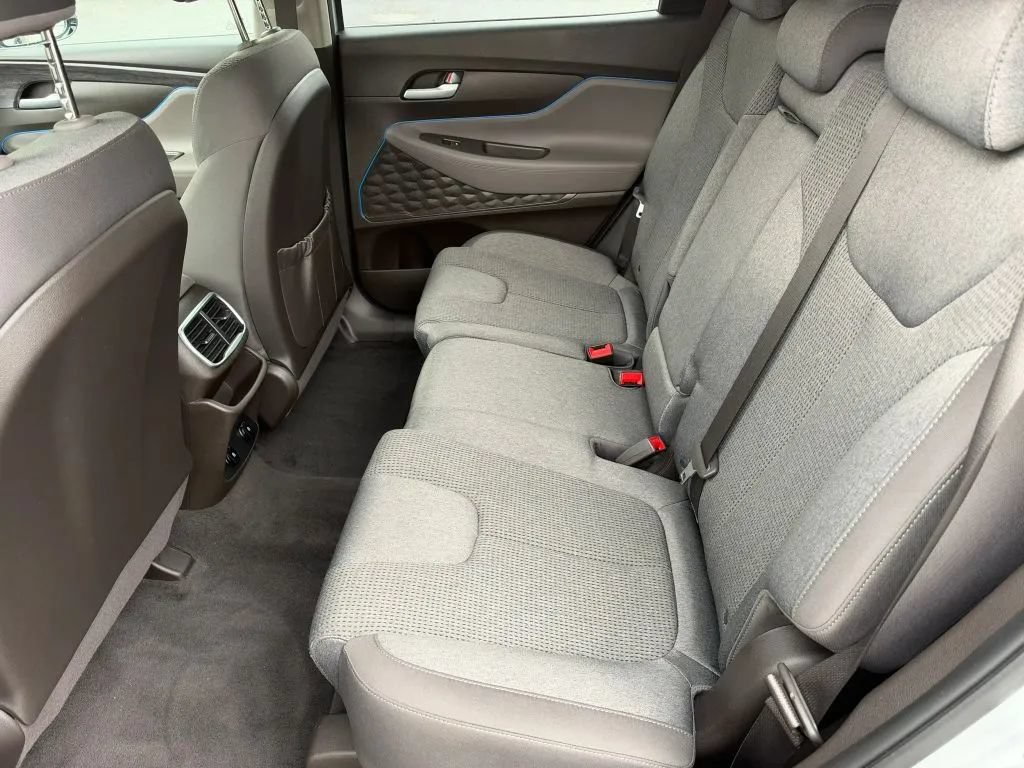 Used 2019 Hyundai Santa Fe SEL AWD/4WD image 13