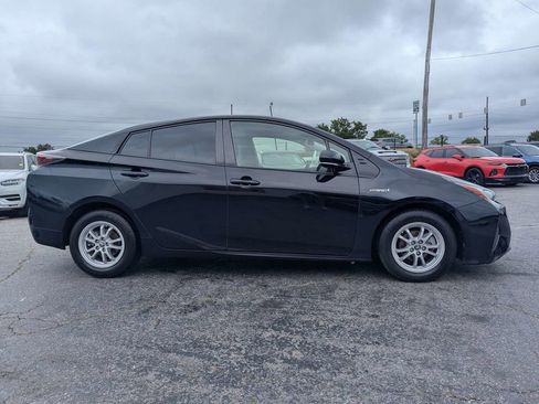 Used 2017 Toyota Prius Three w/ Advanced Technology Package FWD image 4
