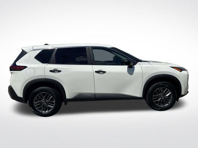 Used 2023 Nissan Rogue S AWD/4WD image 11