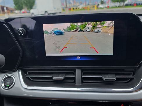 Used 2025 Chevrolet Trax LT w/ Driver Confidence Package FWD image 19