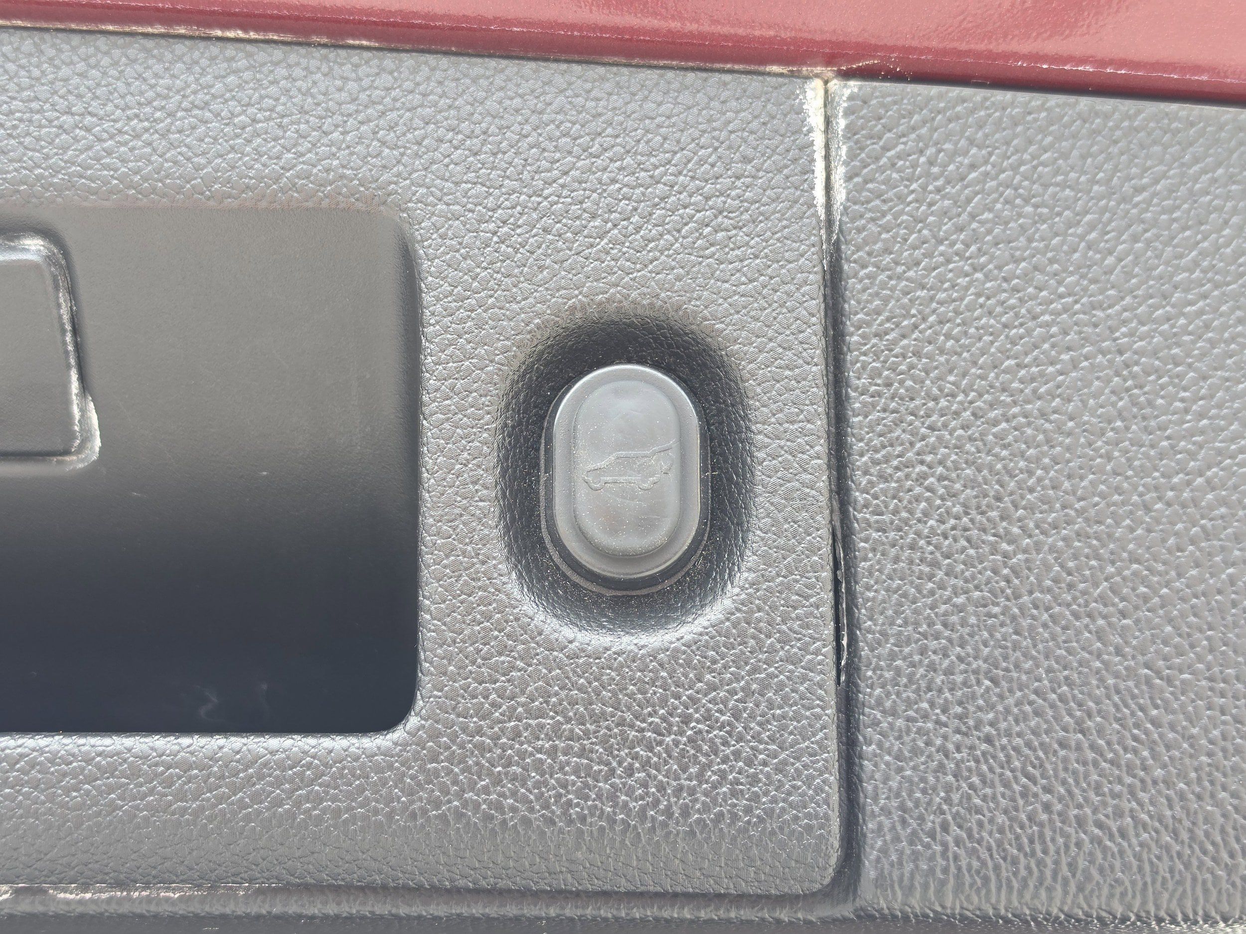 Used 2020 GMC Yukon XL Denali RWD image 12