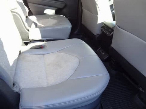 Used 2023 Toyota Highlander Bronze Edition image 23