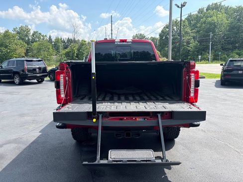Used 2023 Ford F250 Lariat w/ Sport Appearance Package AWD/4WD image 8