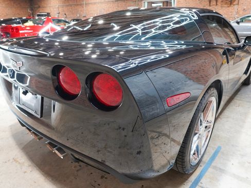 Used 2008 Chevrolet Corvette Coupe w/ Preferred Equipment Group RWD image 17
