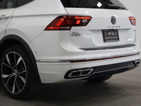 Used 2024 Volkswagen Tiguan SEL R-Line image 10