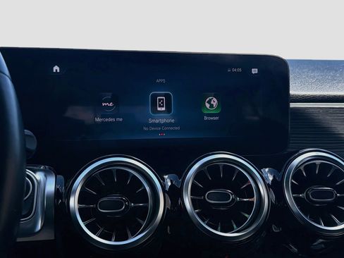 Used 2023 Mercedes-Benz GLB 250 4MATIC w/ Premium Package image 22