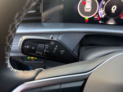 New 2026 Volkswagen Tiguan SE AWD/4WD image 19