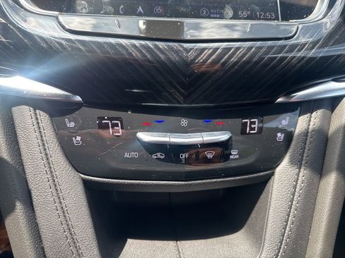 Used 2025 Cadillac XT6 Premium Luxury FWD image 13