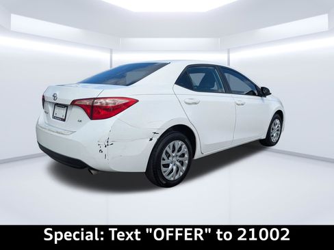 Used 2018 Toyota Corolla LE FWD image 3