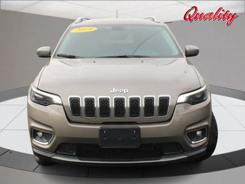 Used 2019 Jeep Cherokee Limited image 10