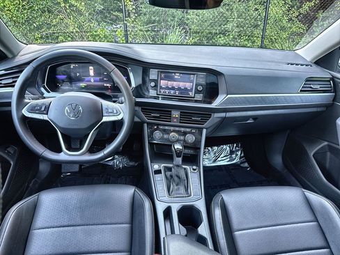 Used 2023 Volkswagen Jetta SE w/ Panoramic Sunroof Package FWD image 27