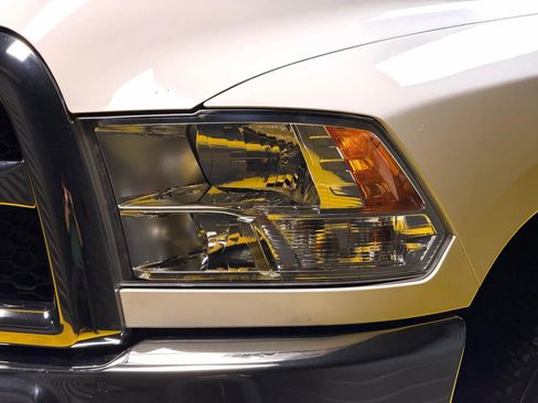 Used 2017 RAM 2500 Tradesman w/ Chrome Appearance Group image 7