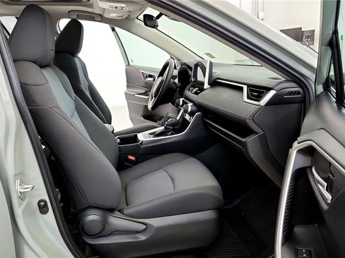 Certified 2023 Toyota RAV4 XLE w/ Convenience Package AWD/4WD image 17