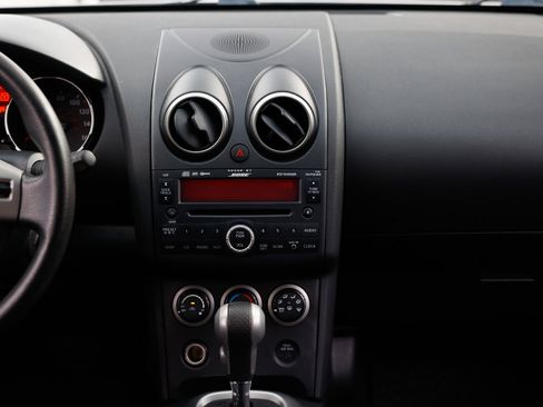 Used 2010 Nissan Rogue SL w/ Premium Pkg image 32