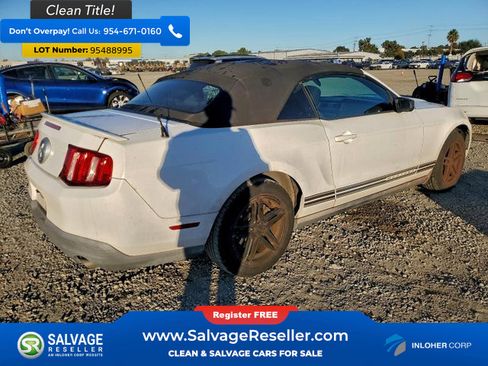 Used 2010 Ford Mustang Convertible image 4