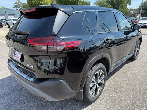 Used 2023 Nissan Rogue SV AWD/4WD image 7