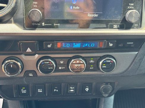 Used 2017 Toyota Tacoma TRD Pro AWD/4WD image 24