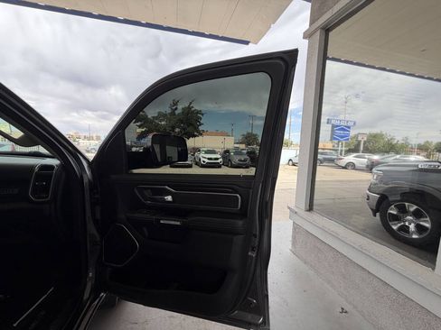 Used 2022 RAM 1500 Laramie AWD/4WD image 15